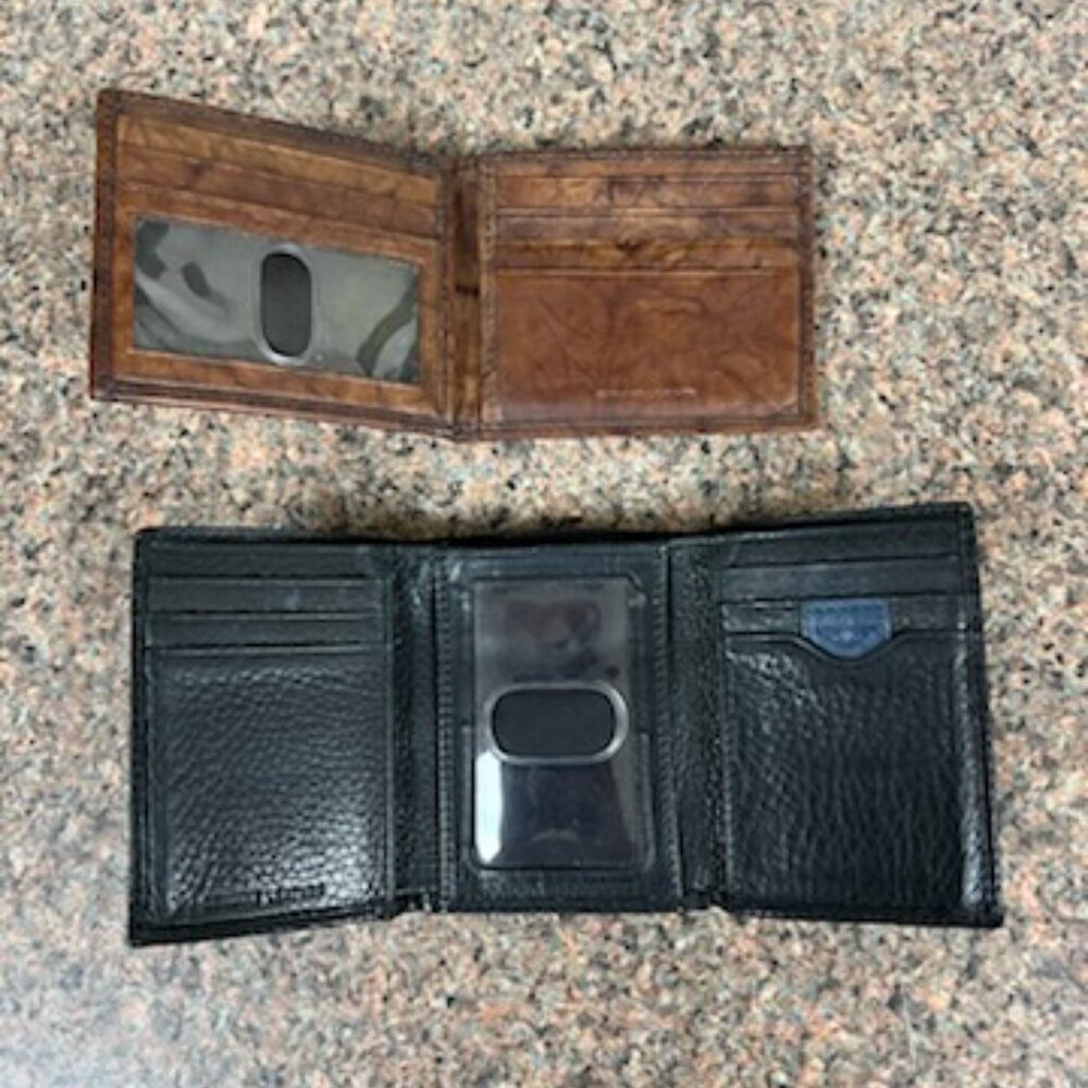 2 Men's leather wallets